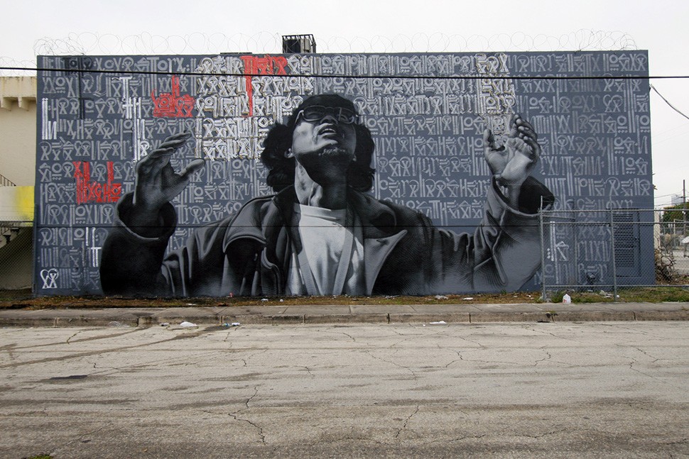 El-Mac-Retna-Primary-Flight-graffiti-man-hombre-pintura-street-art-urbain-2009-web