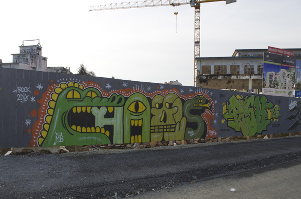 Patrice-Poch-et-Chaos-Rennes-collage-graffiti-street-art-urbain-2012-web