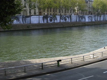JR – Women are Hereos – Paris Quai de Seine 2009