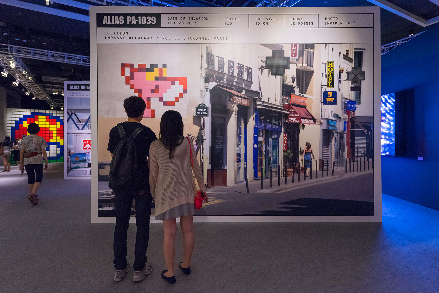 invader-wipe-out-an-explosition-of-invader-in-hong-kong-hoca-foundation-PMQ-alias-street-art-blog-stickers_guide_carte_invasion_livre-2