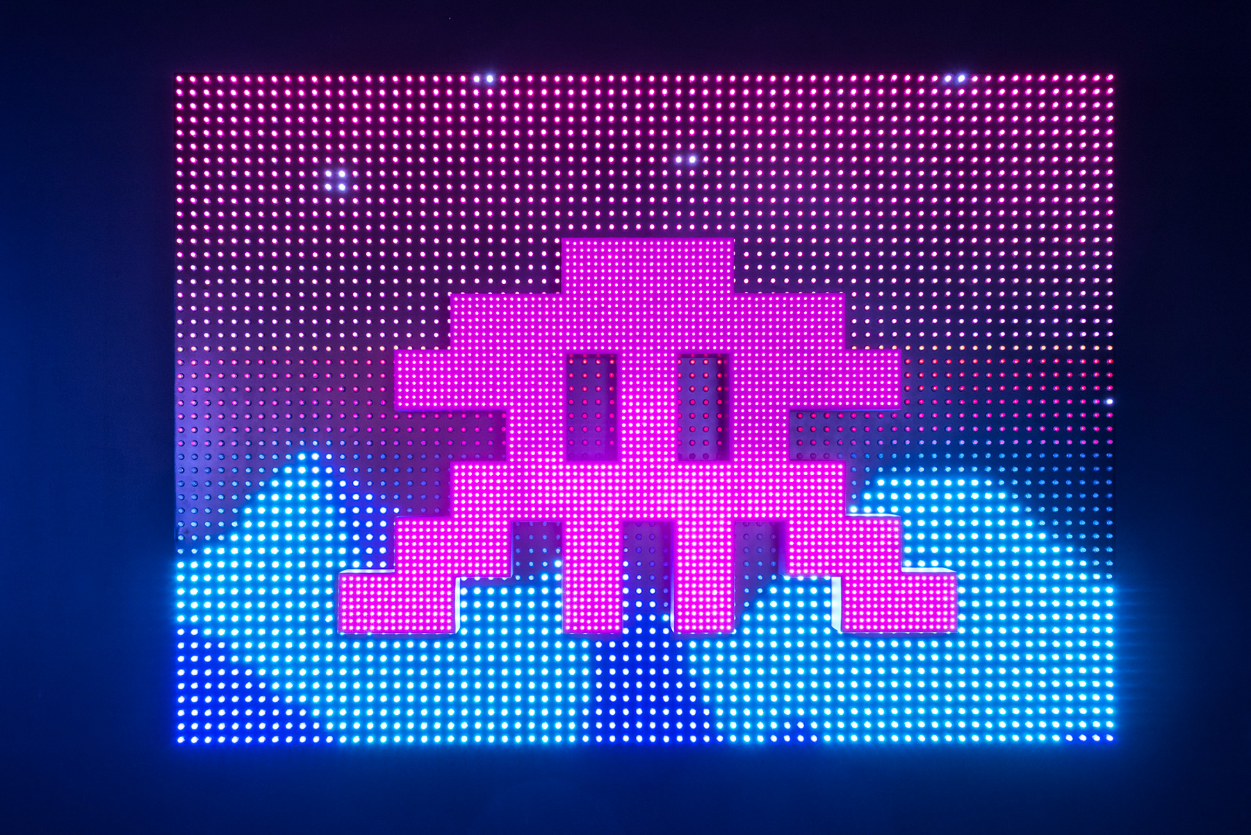 invader-wipe-out-an-explosition-of-invader-in-hong-kong-hoca-foundation-PMQ-alias-street-art-blog-stickers_guide_carte_invasion_livre-27