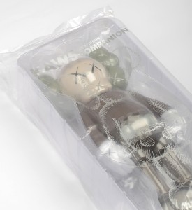 Kaws-Brian-Donnelly-Companion-Brown-open-edition-art-toys-Medicom-toys-plus-detail Kaws-Brian-Donnelly-Companion-Brown-open-edition-art-toys-Medicom-toys-plus-detail