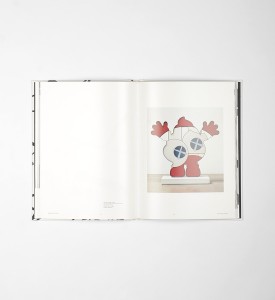 kaws-mans-best-friend-book livre-honor-fraser-gallery-los-angeles detail 1 kaws-mans-best-friend-book livre-honor-fraser-gallery-los-angeles detail 1