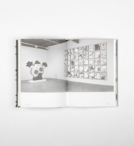 kaws-mans-best-friend-book livre-honor-fraser-gallery-los-angeles detail 2 kaws-mans-best-friend-book livre-honor-fraser-gallery-los-angeles detail 2