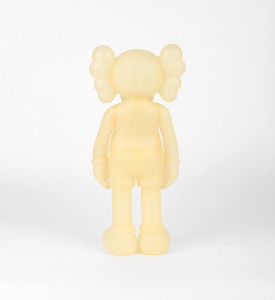 KAWS-COMPANION-FIVE-YEARS-LATER-BLUE-GLOW-IN-THE-DARK-Medicom-Toy-2004-7