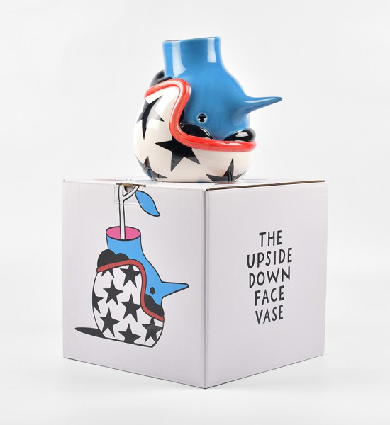 parra-piet-janssen-helmet-the-upside-down-face-vase-case-studyo